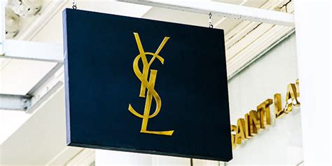 negozio ysl bari|Yves Saint Laurent arriva a Bari: un nuovo capitolo per via Sparano.